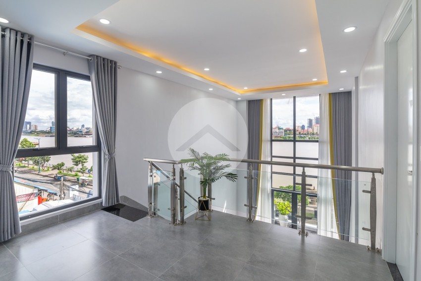 3 Bedroom Penthouse For Rent - Chroy Changvar, Phnom Penh