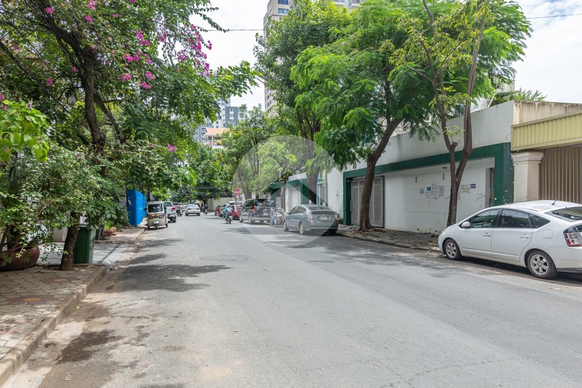 1094 Sqm Corner Land For Sale - BKK1, Phnom Penh