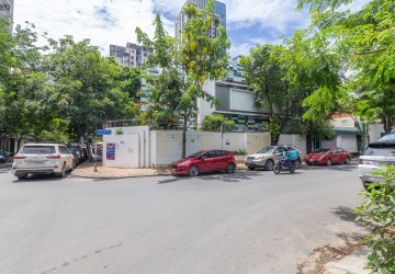 1,094 Sqm Corner Land For Sale in BKK1- Phnom Penh thumbnail