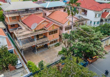 1000 Sqm Land and 2 Villas For Rent - Chakto Mukh, Daun Penh, Phnom Penh thumbnail