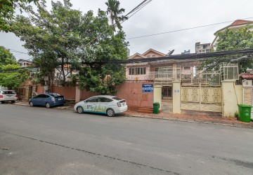 1,000 Sqm Commercial Villas For Rent - Chakto Mukh, Phnom Penh thumbnail