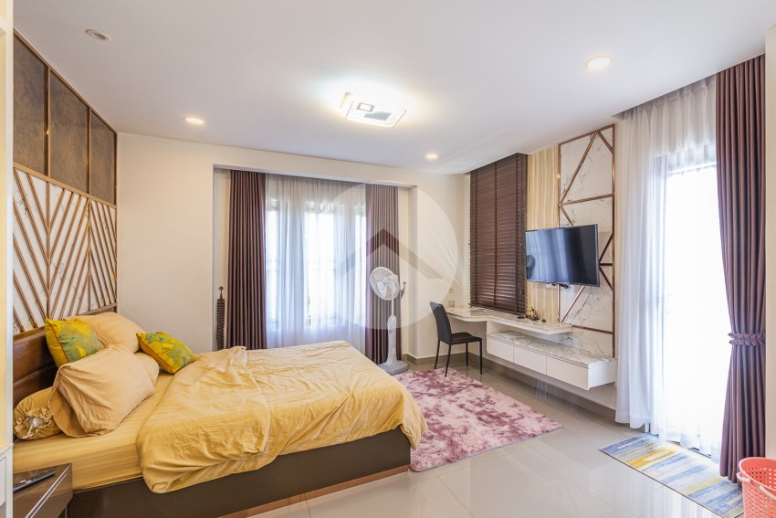6 Bedroom Queen Villa For Sale - Chip Mong Landmark 60M, Phnom Penh