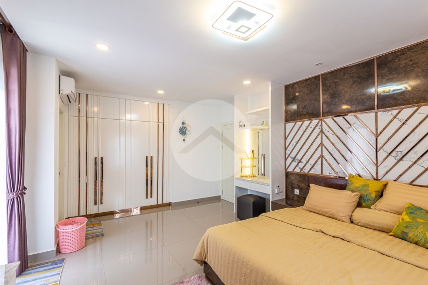 6 Bedroom Queen Villa For Sale - Chip Mong Landmark 60M, Phnom Penh