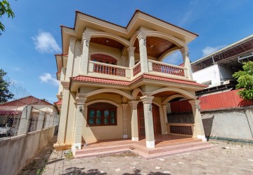 4 Bedroom House For Rent - Svay Dangkum, Siem Reap thumbnail