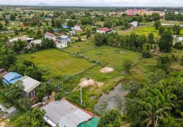 800 Sqm Residential Land For Sale - Road 60, Nokor Thum, Siem Reap thumbnail