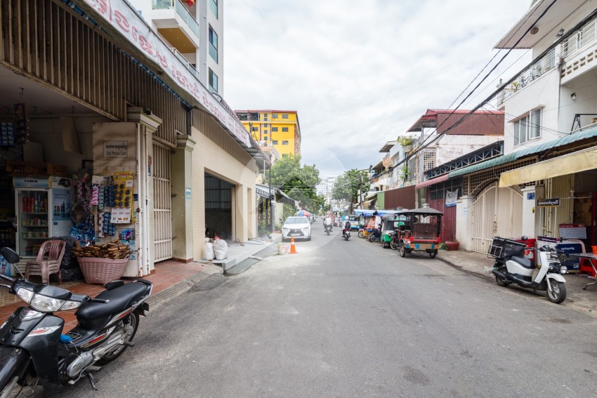 Renovated Duplex 2 Bedroom Apartment For Rent - BKK3, Phnom Penh