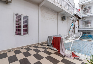 Renovated Duplex 2 Bedroom Apartment For Rent - BKK3, Phnom Penh thumbnail