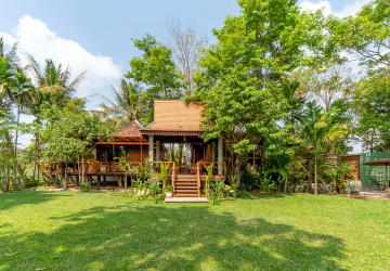 2 Bedroom Wooden House For Rent - Chreav, Siem Reap thumbnail