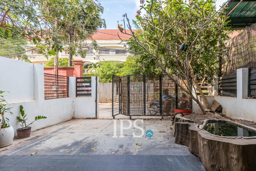 2 Bedroom Villa For Sale - Slor Kram, Siem Reap