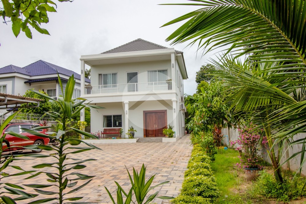 3 Bedroom Villa For Sale - Sangkat Siem Reap, Siem Reap - Image 2
