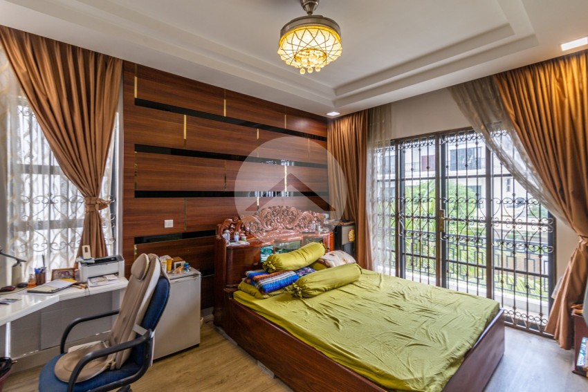6 Bedroom Villa For Sale - Borey Villa Town, Khan Meanchey, Phnom Penh