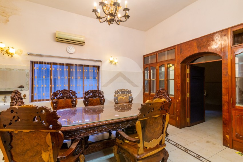 6 Bedroom Commercial Villa For Rent - Chamkarmorn, Phnom Penh