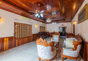 6 Bedroom Commercial Villa For Rent - Chamkarmorn, Phnom Penh thumbnail