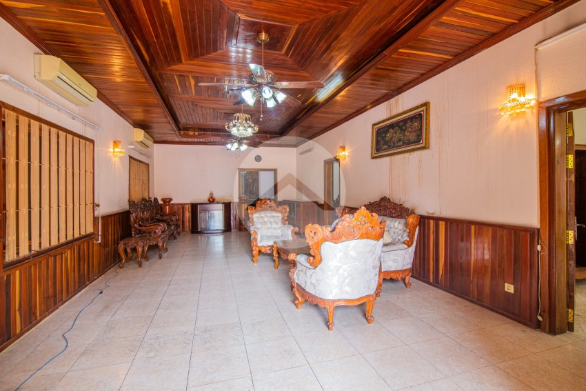 6 Bedroom Commercial Villa For Rent - Chamkarmorn, Phnom Penh