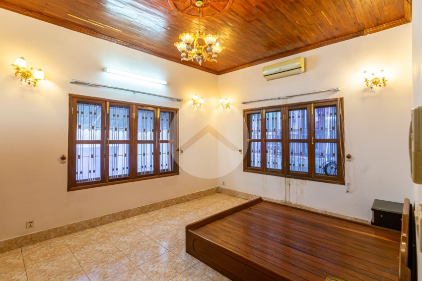 6 Bedroom Commercial Villa For Rent - Chamkarmorn, Phnom Penh