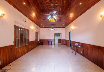 6 Bedroom Commercial Villa For Rent - Chamkarmorn, Phnom Penh thumbnail