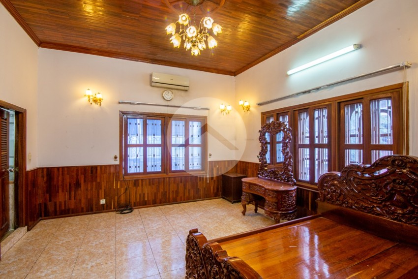 6 Bedroom Commercial Villa For Rent - Chamkarmorn, Phnom Penh