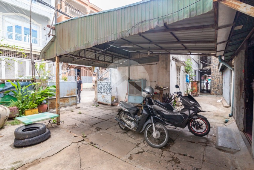 216 Sqm Commercial Land For Sale - Chbar Ampov, Phnom Penh