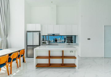 3 Bedroom Penthouse For Rent - J Tower 2, BKK1, Phnom Penh thumbnail