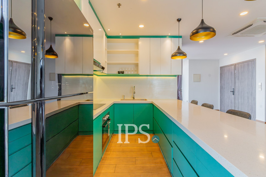 4 Bedroom Serviced Penthouse For Rent - Boeung Kak 1, Phnom Penh