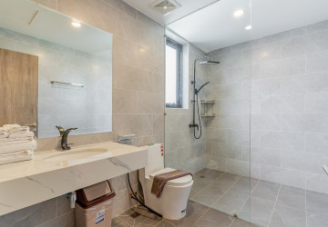 4 Bedroom Serviced Penthouse For Rent - Boeung Kak 1, Phnom Penh thumbnail