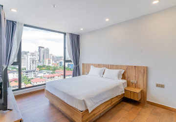 4 Bedroom Serviced Penthouse For Rent - Boeung Kak 1, Phnom Penh thumbnail