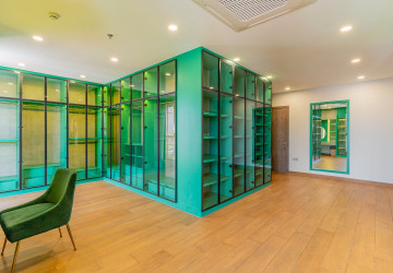 4 Bedroom Serviced Penthouse For Rent - Boeung Kak 1, Phnom Penh thumbnail