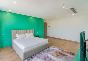 4 Bedroom Serviced Penthouse For Rent - Boeung Kak 1, Phnom Penh thumbnail