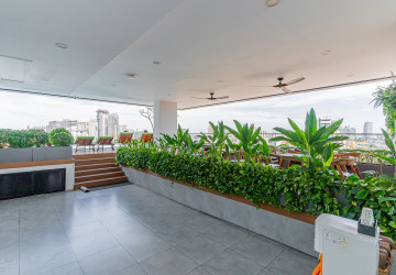 4 Bedroom Serviced Penthouse For Rent - Boeung Kak 1, Phnom Penh thumbnail