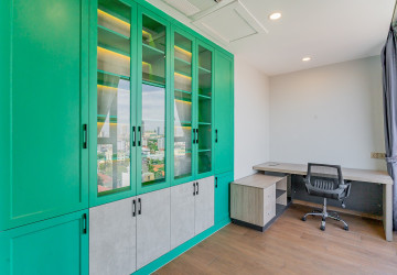 4 Bedroom Serviced Penthouse For Rent - Boeung Kak 1, Phnom Penh thumbnail