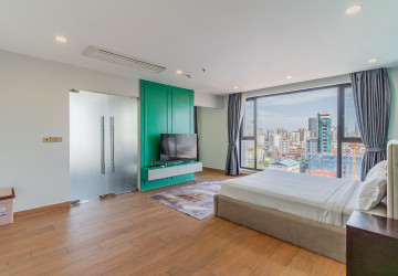 4 Bedroom Serviced Penthouse For Rent - Boeung Kak 1, Phnom Penh thumbnail