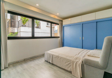 3 Bedroom Townhouse For Rent - Tonle Bassac, Phnom Penh thumbnail