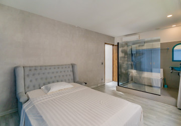 3 Bedroom Townhouse For Rent - Tonle Bassac, Phnom Penh thumbnail