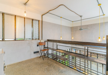 3 Bedroom Townhouse For Rent - Tonle Bassac, Phnom Penh thumbnail