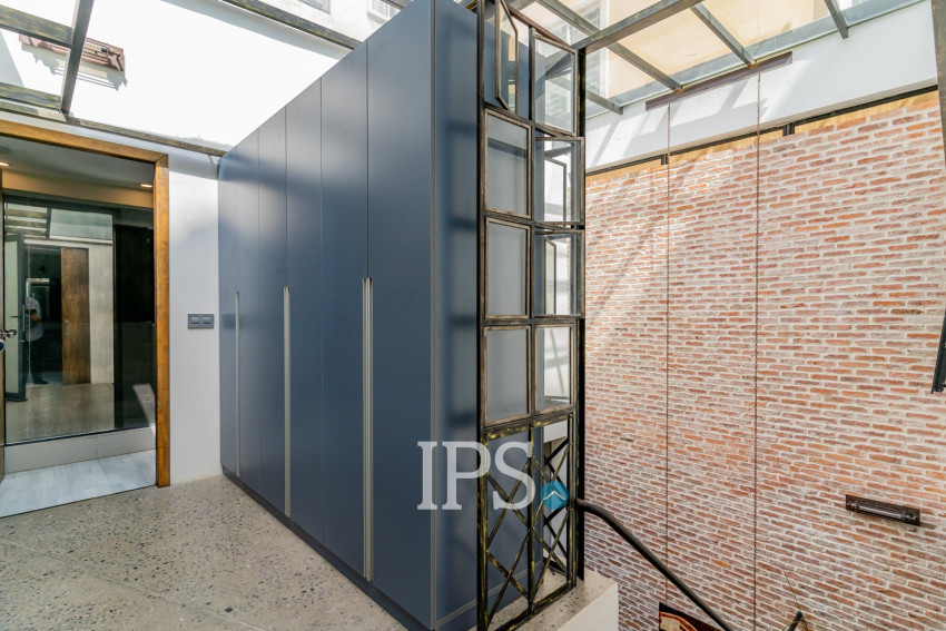 3 Bedroom Townhouse For Rent - Tonle Bassac, Phnom Penh