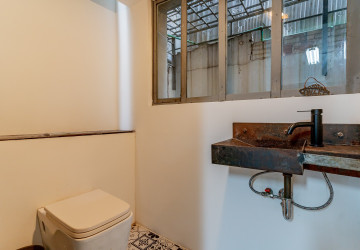 3 Bedroom Townhouse For Rent - Tonle Bassac, Phnom Penh thumbnail