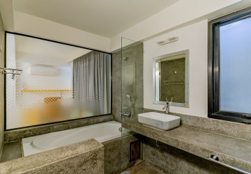 3 Bedroom Townhouse For Rent - Tonle Bassac, Phnom Penh thumbnail