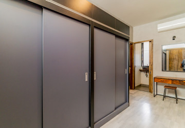 3 Bedroom Townhouse For Rent - Tonle Bassac, Phnom Penh thumbnail