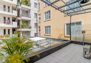3 Bedroom Townhouse For Rent - Tonle Bassac, Phnom Penh thumbnail