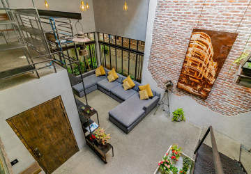 3 Bedroom Townhouse For Rent - Tonle Bassac, Phnom Penh thumbnail
