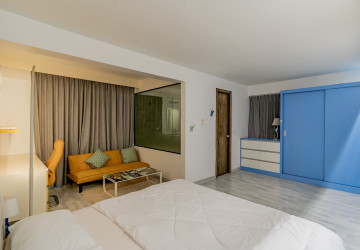 3 Bedroom Townhouse For Rent - Tonle Bassac, Phnom Penh thumbnail