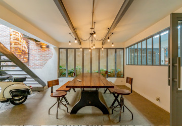 3 Bedroom Townhouse For Rent - Tonle Bassac, Phnom Penh thumbnail