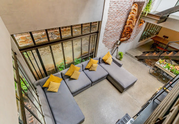 3 Bedroom Townhouse For Rent - Tonle Bassac, Phnom Penh thumbnail