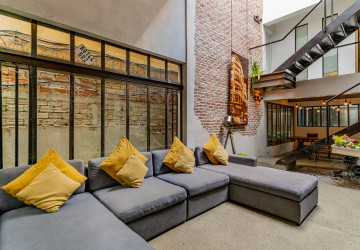 3 Bedroom Townhouse For Rent - Tonle Bassac, Phnom Penh thumbnail