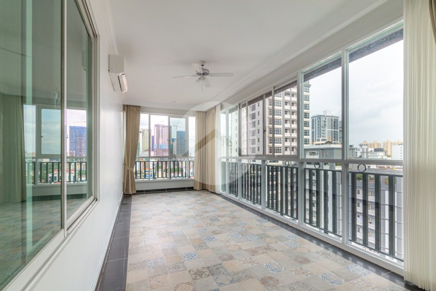 4 Bedroom Penthouse For Rent - BKK1, Phnom Penh