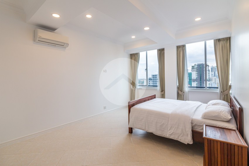 4 Bedroom Penthouse For Rent - BKK1, Phnom Penh