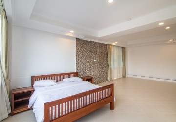 4 Bedroom Penthouse For Rent - BKK1, Phnom Penh thumbnail