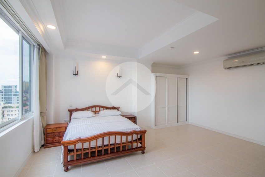 4 Bedroom Penthouse For Rent - BKK1, Phnom Penh