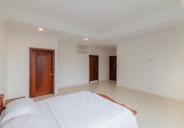 4 Bedroom Penthouse For Rent - BKK1, Phnom Penh thumbnail