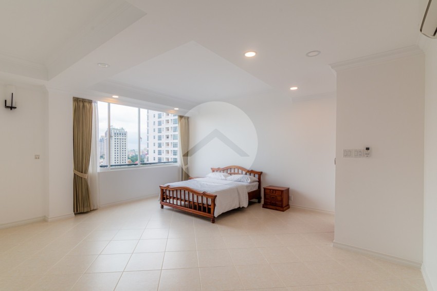 4 Bedroom Penthouse For Rent - BKK1, Phnom Penh